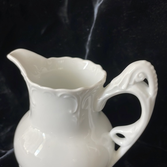 Kaldun & Bogle footed white creamer rare - Picture 2 of 6